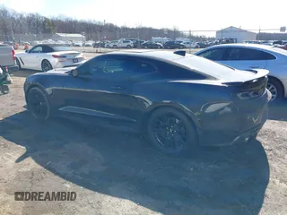 2018 Chevrolet Camaro 2SS z VIN 1G1FG1R77J0170121, wystawiony jako IAAI lot #41757301 z przebiegiem 39 795 mil mil oraz . Historia ofert i sprzedaży dostępna na DreamBid. Obrazek 3.