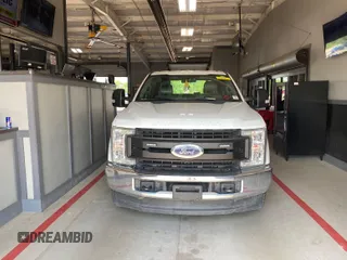 2019 Ford F-350 Platinum с VIN 1FT7W3BTXKED68083, выставлен на аукционе IAAI как лот 42602897 с пробегом 201 348 миль миль и . История ставок и продаж доступна на DreamBid. Изображение 38.
