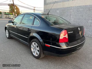 2003 Volkswagen Passat GLS with VIN WVWPD63B03P253883, listed as a Copart auction lot 84453834 with 170,000 mi miles and Clean Title. Bid and sale history available at carsss.com. Image 3.