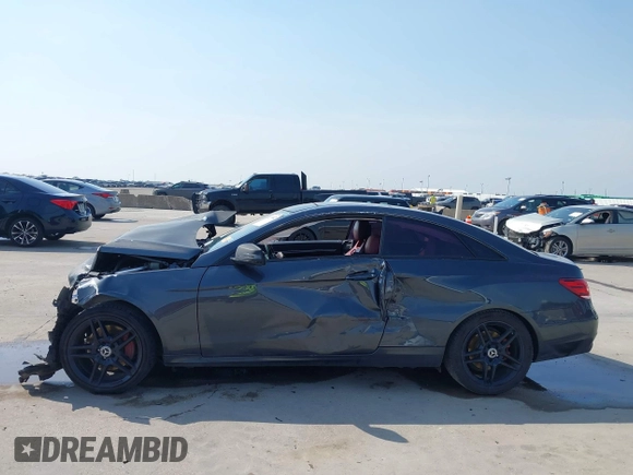2014 Mercedes-Benz E 350 z VIN WDDKJ5KB1EF228682, wystawiony jako IAAI lot #42277442 z przebiegiem 120 511 mil mil oraz . Historia ofert i sprzedaży dostępna na DreamBid. Obrazek 15.