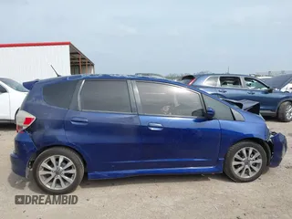 2013 Honda Fit Sport with VIN JHMGE8H54DC027896, listed as a IAAI auction lot 41933061 with 137,696 mi miles. Bid and sale history available at carsss.com. Image 13.
