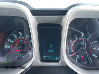 2011 Chevrolet Camaro 2LS z VIN 2G1FA1ED0B9157330, wystawiony jako IAAI lot #41970306 z przebiegiem 179 262 mil mil oraz . Historia ofert i sprzedaży dostępna na DreamBid. Obrazek 7.