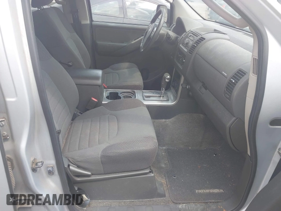 2011 Nissan Pathfinder Silver z VIN 5N1AR1NB7BC626734, wystawiony jako IAAI lot #41854063 z przebiegiem 72 906 mil mil oraz . Historia ofert i sprzedaży dostępna na DreamBid. Obrazek 5.