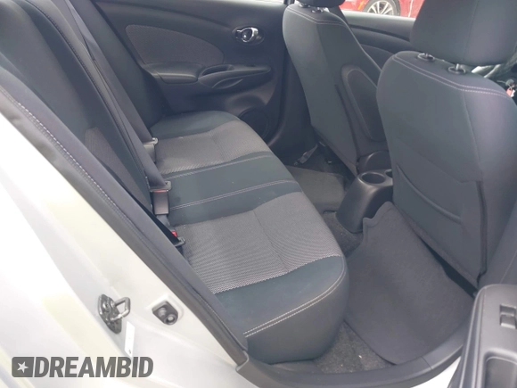 2016 Nissan Versa S z VIN 3N1CN7AP8GL883199, wystawiony jako IAAI lot #42005328 z przebiegiem 40 659 mil mil oraz . Historia ofert i sprzedaży dostępna na DreamBid. Obrazek 8.