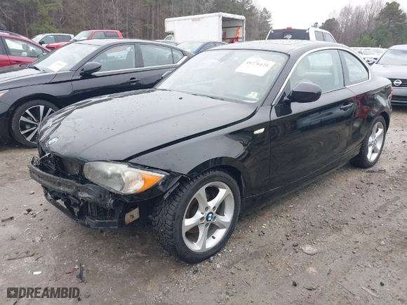 2011 BMW 1 Series 128i with VIN WBAUP7C5XBVP21698, listed as a IAAI auction lot 41276121 with 88,032 mi miles. Bid and sale history available at carsss.com. Image 2.