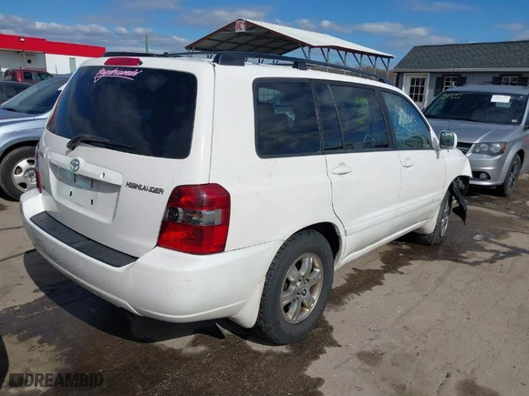 2006 Toyota Highlander w/3rd Row with VIN JTEDP21A560093649, listed as a IAAI auction lot 41815683 with 228,745 mi miles. Bid and sale history available at carsss.com. Image 4.