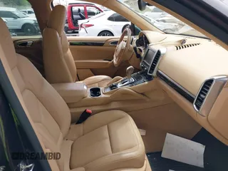 2014 Porsche Cayenne с VIN WP1AA2A23ELA96398, выставлен на аукционе IAAI как лот 42374715 с пробегом 76 734 миль миль и . История ставок и продаж доступна на DreamBid. Изображение 5.
