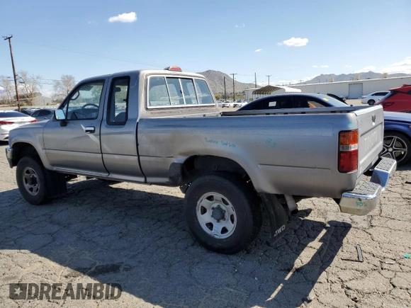 1994 Toyota Pickup DLX с VIN JT4VN13DXR5146983, выставлен на аукционе Copart как лот 47666965 с пробегом 121 614 миль миль и Списание • Salvage title. История ставок и продаж доступна на DreamBid. Изображение 2.