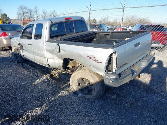 2006 Toyota Tacoma with VIN 5TEUU42N76Z213509, listed as a IAAI auction lot 41520977 with 186,804 mi miles. Bid and sale history available at carsss.com. Image 3.