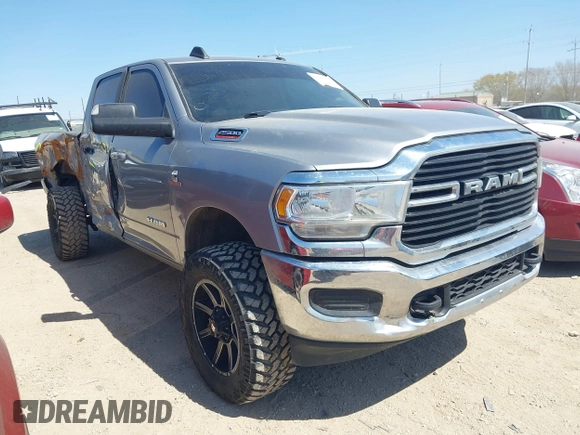 2020 Ram 2500 Big Horn with VIN 3C6UR5DL3LG141225, listed as a IAAI auction lot 41780459 with 117,276 mi miles and . Bid and sale history available at DreamBid. Image 1.