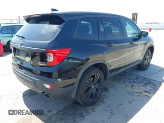 2021 Honda Passport Sport z VIN 5FNYF8H21MB038592, wystawiony jako IAAI lot #41955838 z przebiegiem 31 844 mil mil oraz . Historia ofert i sprzedaży dostępna na DreamBid. Obrazek 4.