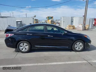 2013 Hyundai Sonata Hybrid Limited with VIN KMHEC4A44DA099701, listed as a IAAI auction lot 41964745 with 61,108 mi miles. Bid and sale history available at carsss.com. Image 12.