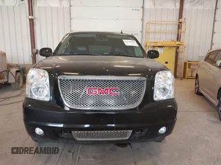 2013 GMC Yukon Denali with VIN 1GKS2EEF2DR221845, listed as a IAAI auction lot 42148383 with 226,367 mi miles. Bid and sale history available at carsss.com. Image 12.