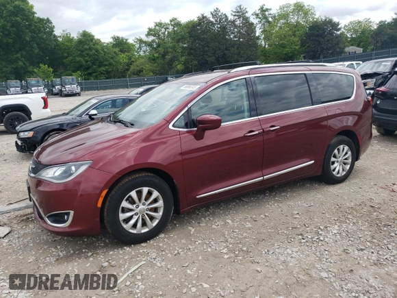 2018 Chrysler Pacifica Touring L Plus z VIN 2C4RC1EG4JR144152, wystawiony jako Copart lot #56866345 z przebiegiem 164 539 mil mil oraz Czysty tytuł • Clean title. Historia ofert i sprzedaży dostępna na DreamBid. Obrazek 1.