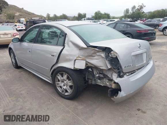 2005 Nissan Altima 2.5 S with VIN 1N4AL11DX5N911097, listed as a IAAI auction lot 41798591 with 201,865 mi miles. Bid and sale history available at carsss.com. Image 3.