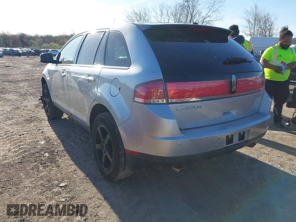 2009 Lincoln MKX with VIN 2LMDU68C49BJ06499, listed as a IAAI auction lot 42072966 with 190,936 mi miles. Bid and sale history available at carsss.com. Image 3.