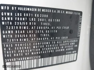 2019 Volkswagen Tiguan SEL Premium with VIN 3VV4B7AX9KM053328, listed as a IAAI auction lot 41960908 with 42,821 mi miles. Bid and sale history available at carsss.com. Image 9.