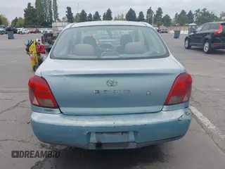 2000 Toyota ECHO z VIN JTDAT1237Y0048597, wystawiony jako IAAI lot #42120794 z przebiegiem 182 312 mil mil oraz . Historia ofert i sprzedaży dostępna na DreamBid. Obrazek 16.