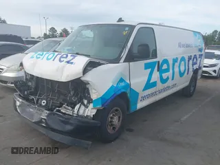 2018 Chevrolet Express Cargo z VIN 1GCZGHFG3J1343855, wystawiony jako IAAI lot #39483464 z przebiegiem 102 343 mil mil oraz . Historia ofert i sprzedaży dostępna na DreamBid. Obrazek 2.