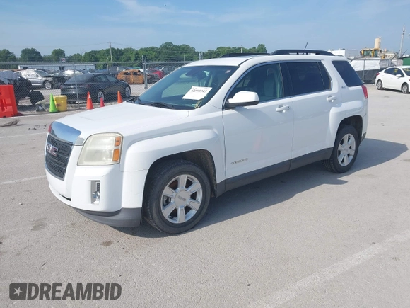2013 GMC Terrain SLT z VIN 2GKALUEK1D6380772, wystawiony jako IAAI lot #42598345 z przebiegiem Nie podano mil oraz . Historia ofert i sprzedaży dostępna na DreamBid. Obrazek 2.