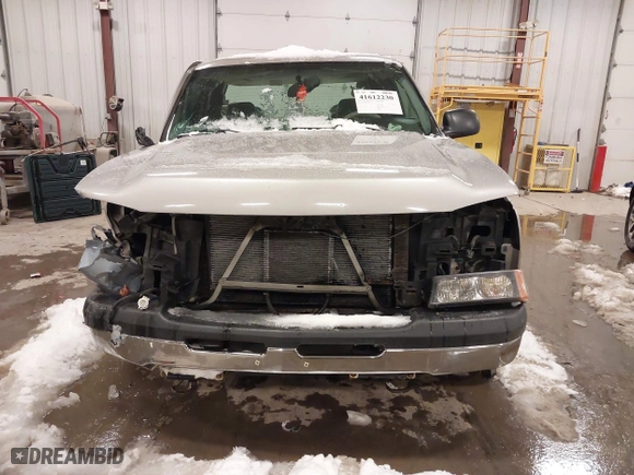 2006 Chevrolet Silverado 1500 LS with VIN 1GCEC19V46Z180282, listed as a IAAI auction lot 41612230 with 180,898 mi miles. Bid and sale history available at carsss.com. Image 6.