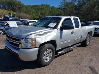 2010 Chevrolet Silverado 1500 LT with VIN 1GCSKSE39AZ179024, listed as a IAAI auction lot 41735447 with 307,082 mi miles. Bid and sale history available at carsss.com. Image 6.