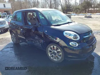 2014 FIAT 500L Lounge with VIN ZFBCFACH5EZ006918, listed as a IAAI auction lot 41773284 with 94,600 mi miles. Bid and sale history available at carsss.com. Image 1.