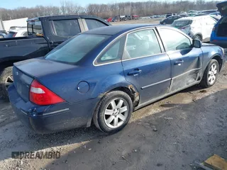 2006 Ford Five Hundred SEL with VIN 1FAFP271X6G148114, listed as a IAAI auction lot 41426434 with 202,760 mi miles. Bid and sale history available at carsss.com. Image 4.