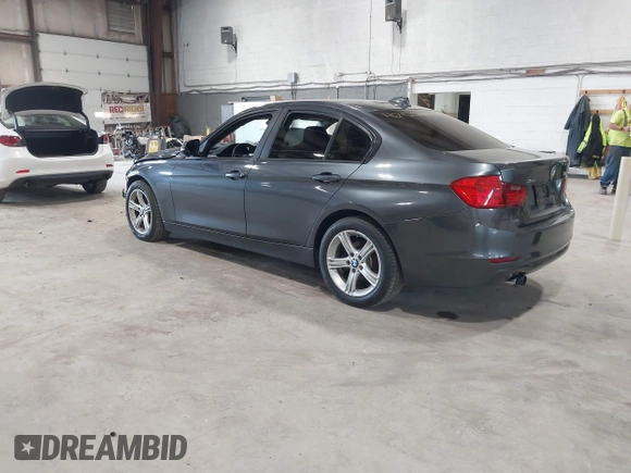 2013 BMW 3 Series 328i xDrive с VIN WBA3B5G50DNP40353, выставлен на аукционе IAAI как лот 42425411 с пробегом 112 879 миль миль и . История ставок и продаж доступна на DreamBid. Изображение 3.