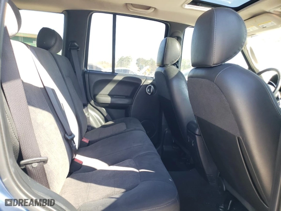 2004 Jeep Liberty Limited with VIN 1J4GL58K04W297888, listed as a Copart auction lot 46644735 with 197,653 mi miles and Salvage Title. Bid and sale history available at carsss.com. Image 11.