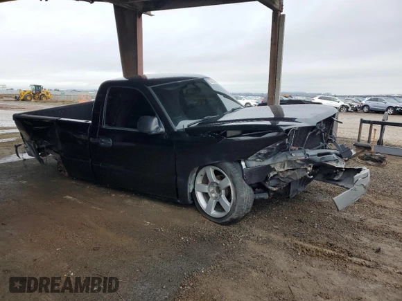 2004 Chevrolet Silverado 1500 LS with VIN 1GCEC14V14Z102952, listed as a Copart auction lot 86452024 with 94,551 mi miles and Salvage Title. Bid and sale history available at carsss.com. Image 4.