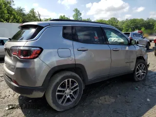2018 Jeep Compass Latitude z VIN 3C4NJDBB8JT234996, wystawiony jako Copart lot #58418545 z przebiegiem 57 327 mil mil oraz Szkoda całkowita • Salvage title. Historia ofert i sprzedaży dostępna na DreamBid. Obrazek 3.