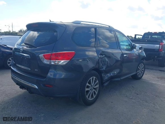 2014 Nissan Pathfinder S with VIN 5N1AR2MN6EC724725, listed as a IAAI auction lot 41564938 with 101,500 mi miles. Bid and sale history available at carsss.com. Image 4.