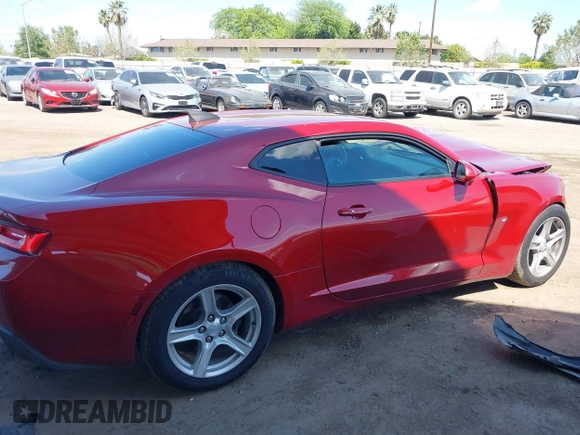 2018 Chevrolet Camaro 1LT z VIN 1G1FB1RS6J0139963, wystawiony jako IAAI lot #41885065 z przebiegiem 45 260 mil mil oraz . Historia ofert i sprzedaży dostępna na DreamBid. Obrazek 14.