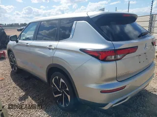 2022 Mitsubishi Outlander SE z VIN JA4J3UA82NZ021498, wystawiony jako IAAI lot #42015884 z przebiegiem 73 420 mil mil oraz . Historia ofert i sprzedaży dostępna na DreamBid. Obrazek 3.