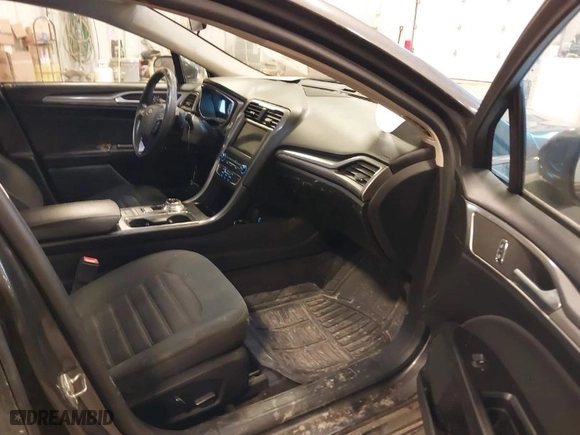 2017 Ford Fusion SE with VIN 3FA6P0HD5HR306044, listed as a IAAI auction lot 41519910 with 163,333 mi miles. Bid and sale history available at carsss.com. Image 5.