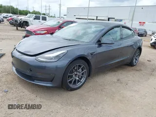 2023 Tesla Model 3 z VIN 5YJ3E1EA1PF642955, wystawiony jako IAAI lot #42121508 z przebiegiem 22 831 mil mil oraz . Historia ofert i sprzedaży dostępna na DreamBid. Obrazek 18.