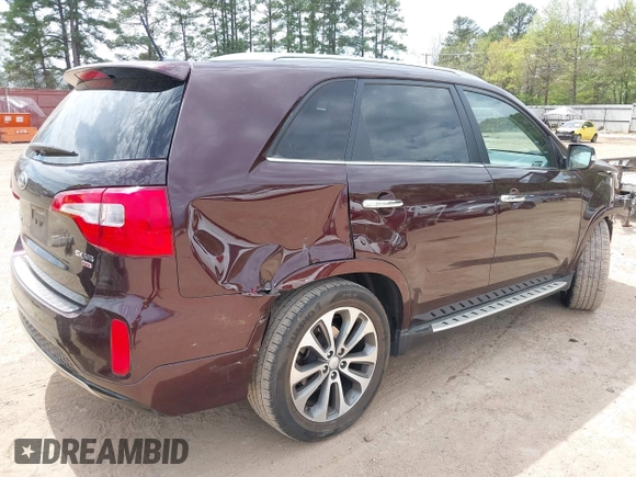 2015 Kia Sorento SX Limited with VIN 5XYKW4A72FG555027, listed as a IAAI auction lot 41884409 with 107,070 mi miles. Bid and sale history available at carsss.com. Image 4.