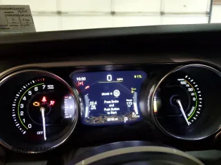 2023 Jeep Wrangler с VIN 1C4JJXN60PW604923, выставлен на аукционе Copart как лот 52259215 с пробегом 22 198 миль миль и Списание • Salvage title. История ставок и продаж доступна на DreamBid. Изображение 9.