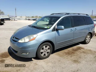 2010 Toyota Sienna XLE z VIN 5TDYK4CC1AS322977, wystawiony jako Copart lot #58376655 z przebiegiem 272 918 mil mil oraz Czysty tytuł • Clean title. Historia ofert i sprzedaży dostępna na DreamBid. Obrazek 1.