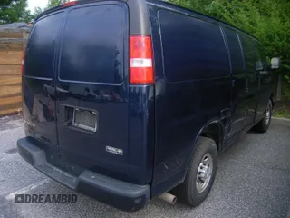 2019 Chevrolet Express Cargo z VIN 1GCWGAFP4K1170343, wystawiony jako IAAI lot #42572322 z przebiegiem 210 222 mil mil oraz . Historia ofert i sprzedaży dostępna na DreamBid. Obrazek 1.