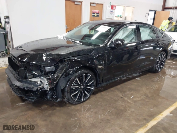 2024 Honda Accord Hybrid Touring with VIN 1HGCY2F88RA095155, listed as a IAAI auction lot 40903524 with 1,977 mi miles. Bid and sale history available at carsss.com. Image 19.