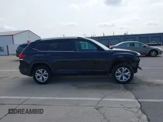 2018 Volkswagen Atlas SE with VIN 1V2CR2CA7JC535473, listed as a IAAI auction lot 42279008 with 88,409 mi miles and . Bid and sale history available at DreamBid. Image 14.