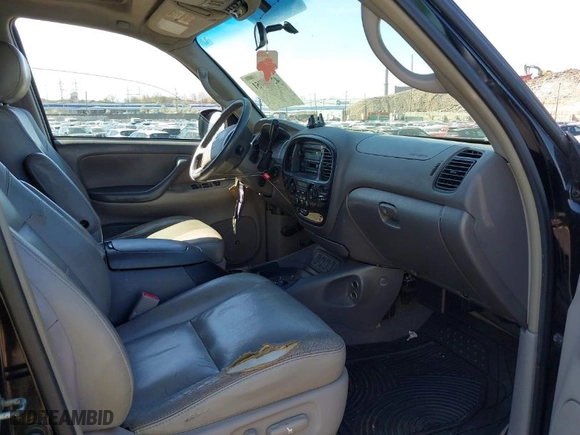2007 Toyota Sequoia SR5 with VIN 5TDBT44A87S290070, listed as a IAAI auction lot 42069751 with 265,403 mi miles. Bid and sale history available at carsss.com. Image 5.