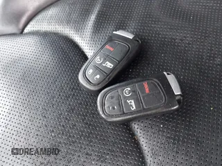 2017 Jeep Cherokee Overland z VIN 1C4PJMJS1HW530604, wystawiony jako IAAI lot #41701168 z przebiegiem 112 945 mil mil oraz . Historia ofert i sprzedaży dostępna na DreamBid. Obrazek 11.