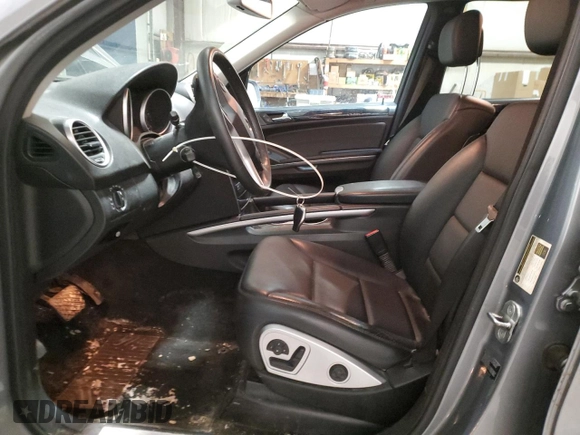 2010 Mercedes-Benz M 350 with VIN 4JGBB2FBXAA569999, listed as a Copart auction lot 84637134 with 254,712 mi miles and Clean Title. Bid and sale history available at DreamBid. Image 7.