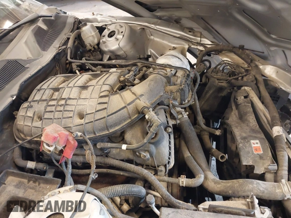 2014 Ford Mustang V6 z VIN 1ZVBP8AM3E5318738, wystawiony jako IAAI lot #42860321 z przebiegiem Nie podano mil oraz . Historia ofert i sprzedaży dostępna na DreamBid. Obrazek 10.