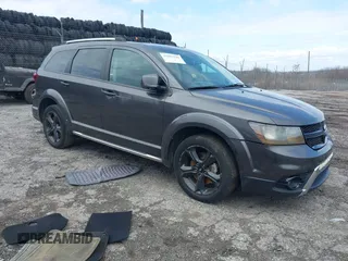 2018 Dodge Journey Crossroad z VIN 3C4PDCGB3JT275538, wystawiony jako IAAI lot #41887940 z przebiegiem Nie podano mil oraz . Historia ofert i sprzedaży dostępna na DreamBid. Obrazek 1.