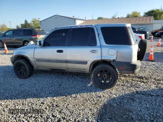 1998 Honda CR-V EX with VIN JHLRD1769WC092439, listed as a Copart auction lot 76687984 with 305,242 mi miles and Salvage Title. Bid and sale history available at carsss.com. Image 2.