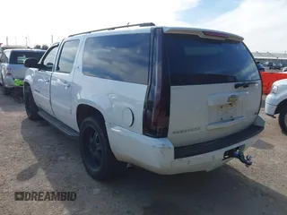 2008 Chevrolet Suburban LTZ с VIN 1GNFC16088R121145, выставлен на аукционе IAAI как лот 41327123 с пробегом 207 489 миль миль и . История ставок и продаж доступна на DreamBid. Изображение 3.